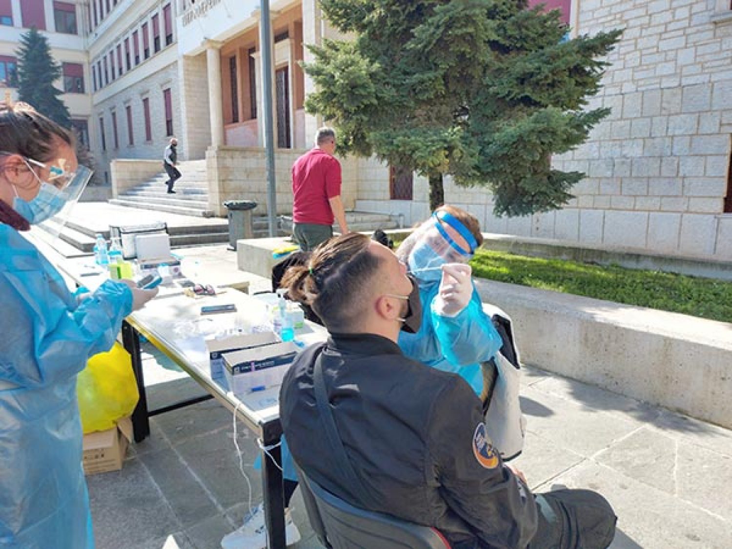 Στο… στόχαστρο του ιού οι μικρότερες ηλικίες!