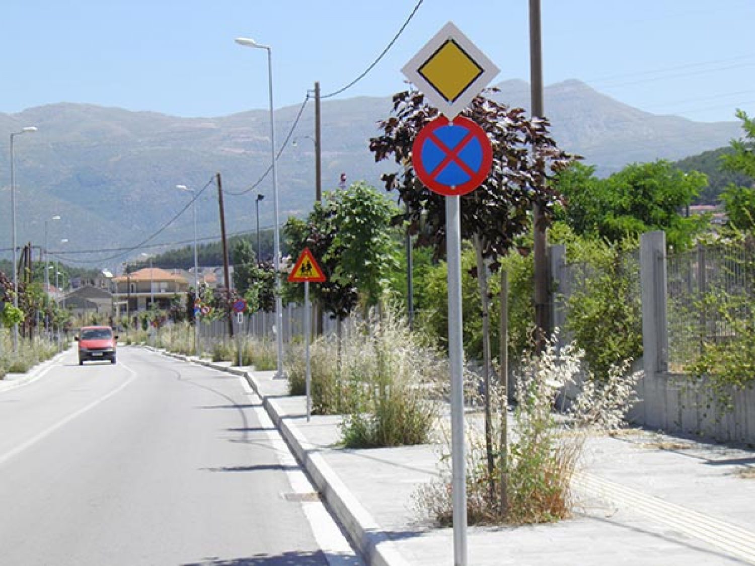Τα Καρδαμίτσια... μεγάλωσαν οι υποδομές έμειναν ίδιες!
