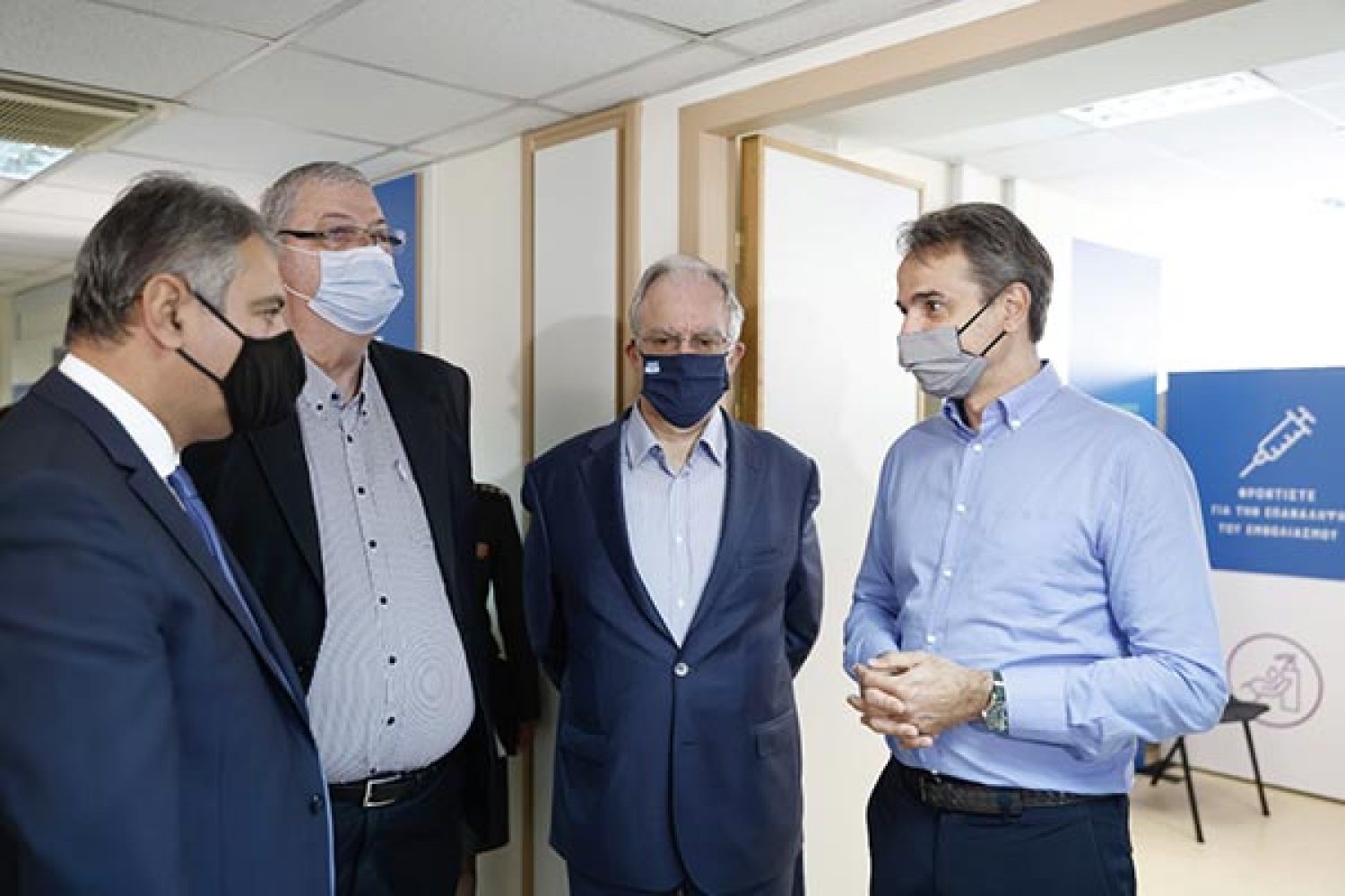 Να μη μείνει κανείς χωρίς να εμβολιαστεί