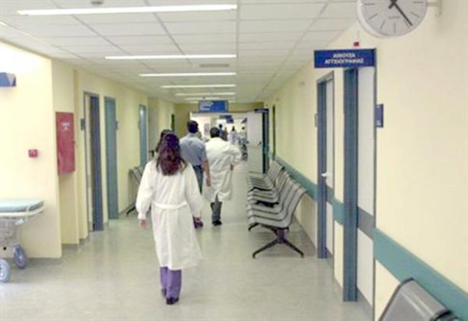 «Μπλόκο» σε ανεμβολίαστους, κίνητρα για εμβολιασμένους