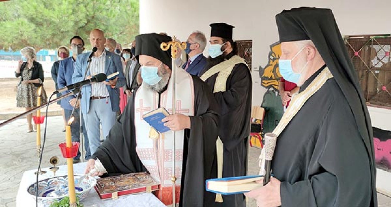 ΟΙ ΜΑΣΚΕΣ...ΕΚΡΥΨΑΝ ΤΑ ΧΑΜΟΓΕΛΑ!