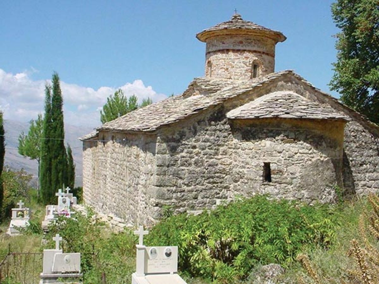 Δεκάδες ορθόδοξοι ναοί «αναστήθηκαν» στην Αλβανία!