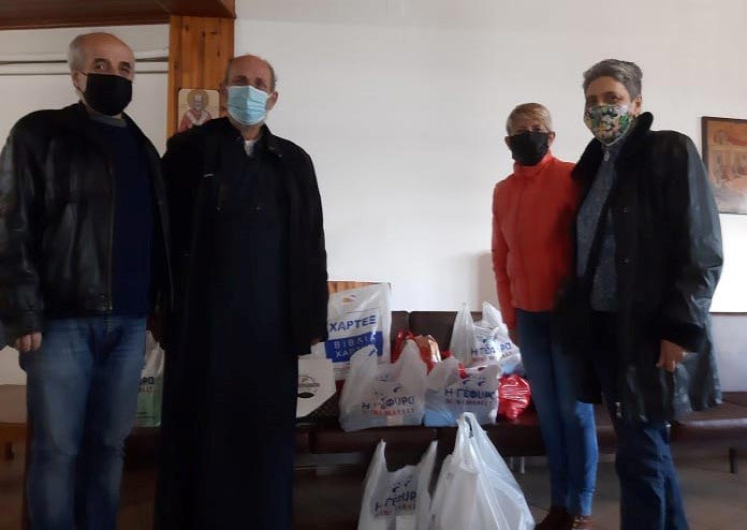Τρόφιμα και χρηστικά είδη για τους άπορους στον Άγιο Νικόλαο Κοπάνων