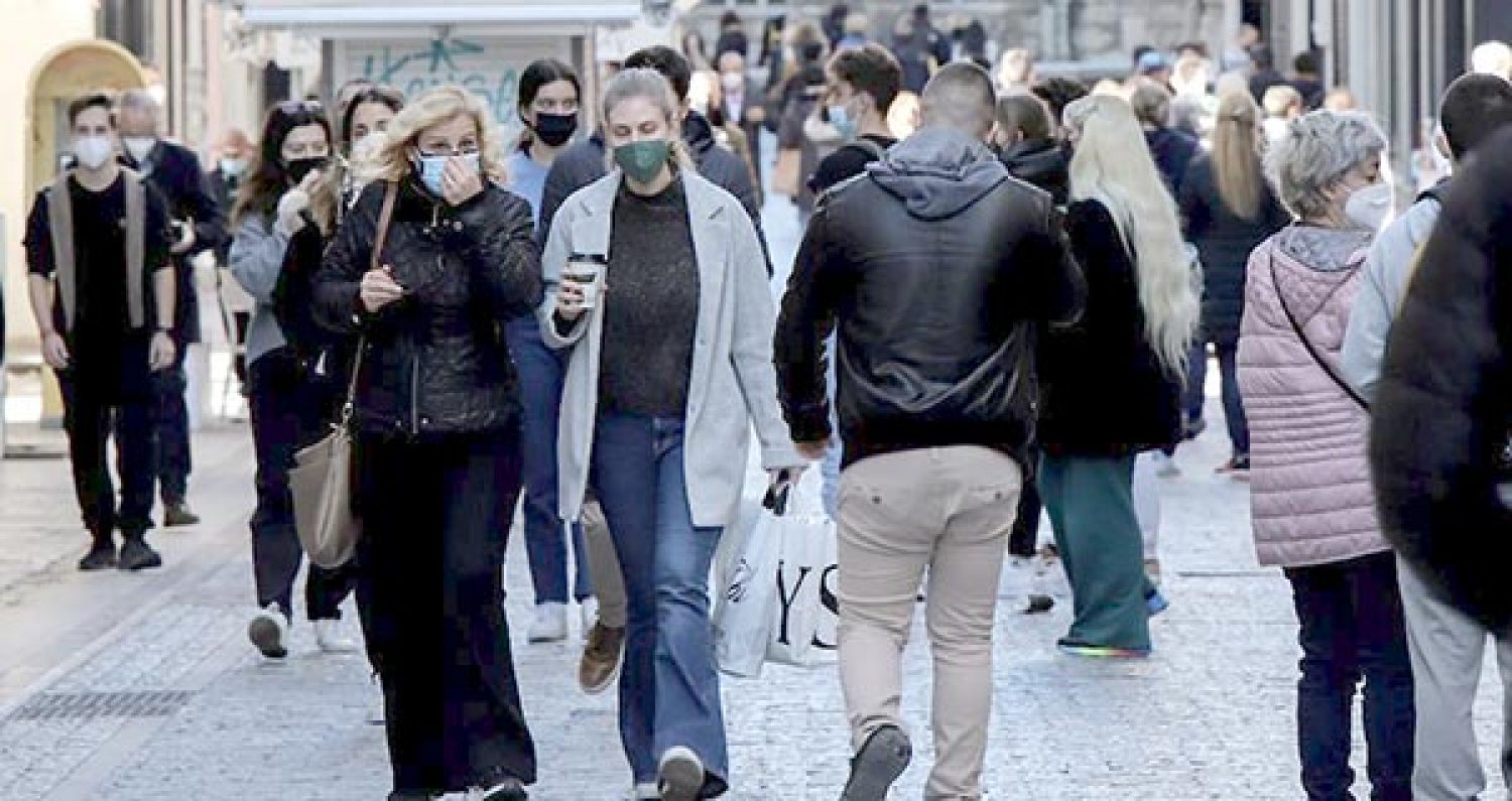 Πήρε… παράταση η χρήση μάσκας σε εξωτερικούς χώρους