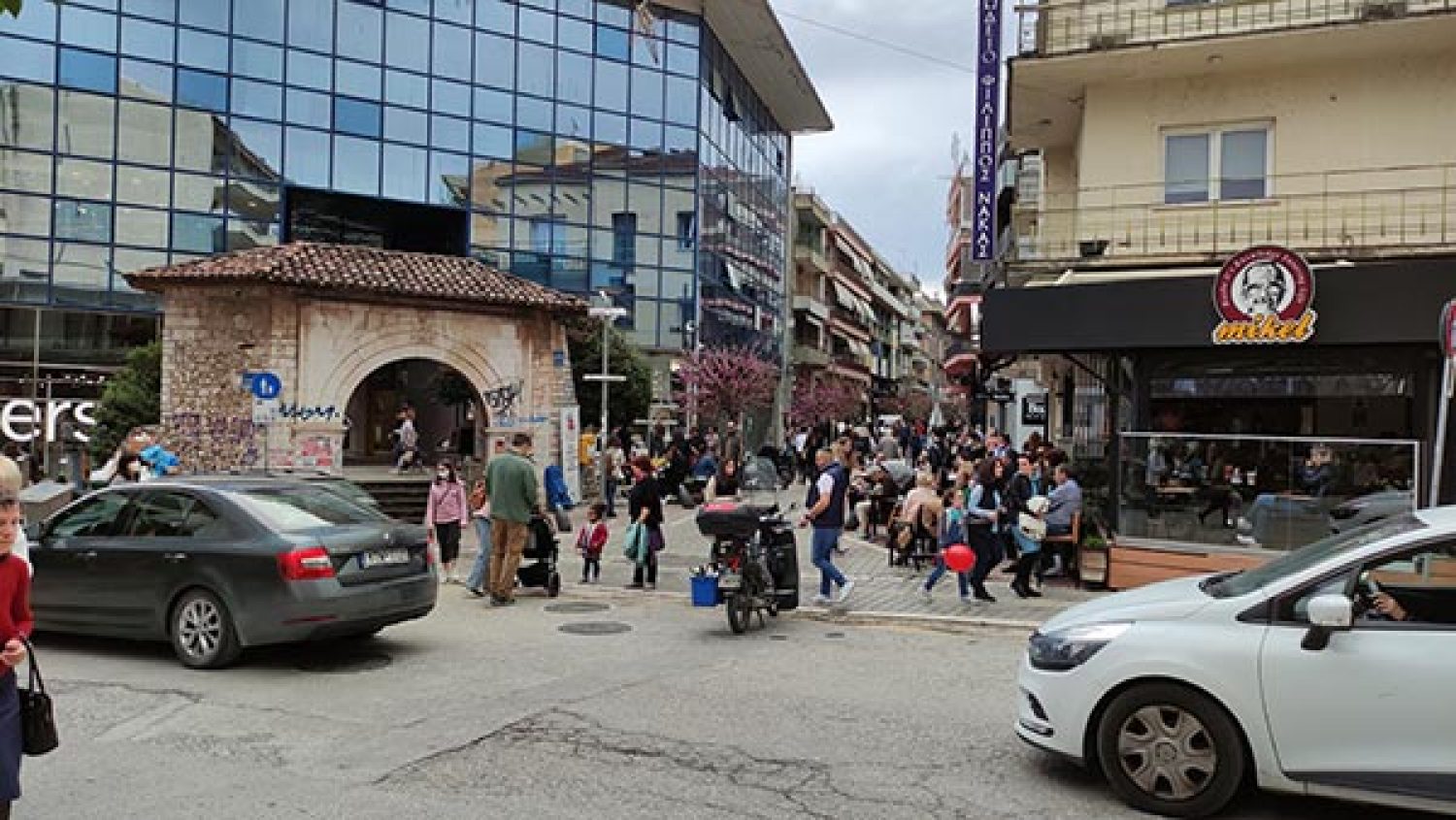 ΣΤΗΝ ΤΕΛΙΚΗ ΕΥΘΕΙΑ ΓΙΑ ΤΟ ΠΑΣΧΑ!