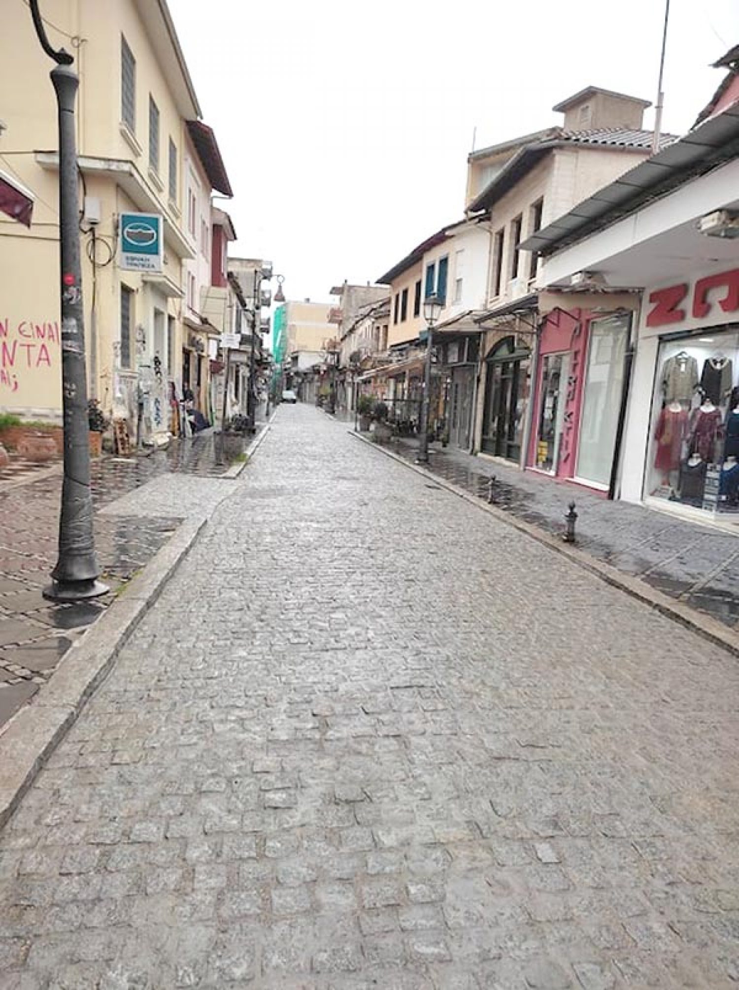 «Εμφύλιος πόλεμος» με επίκεντρο την πεζοδρόμηση της Ανεξαρτησίας!