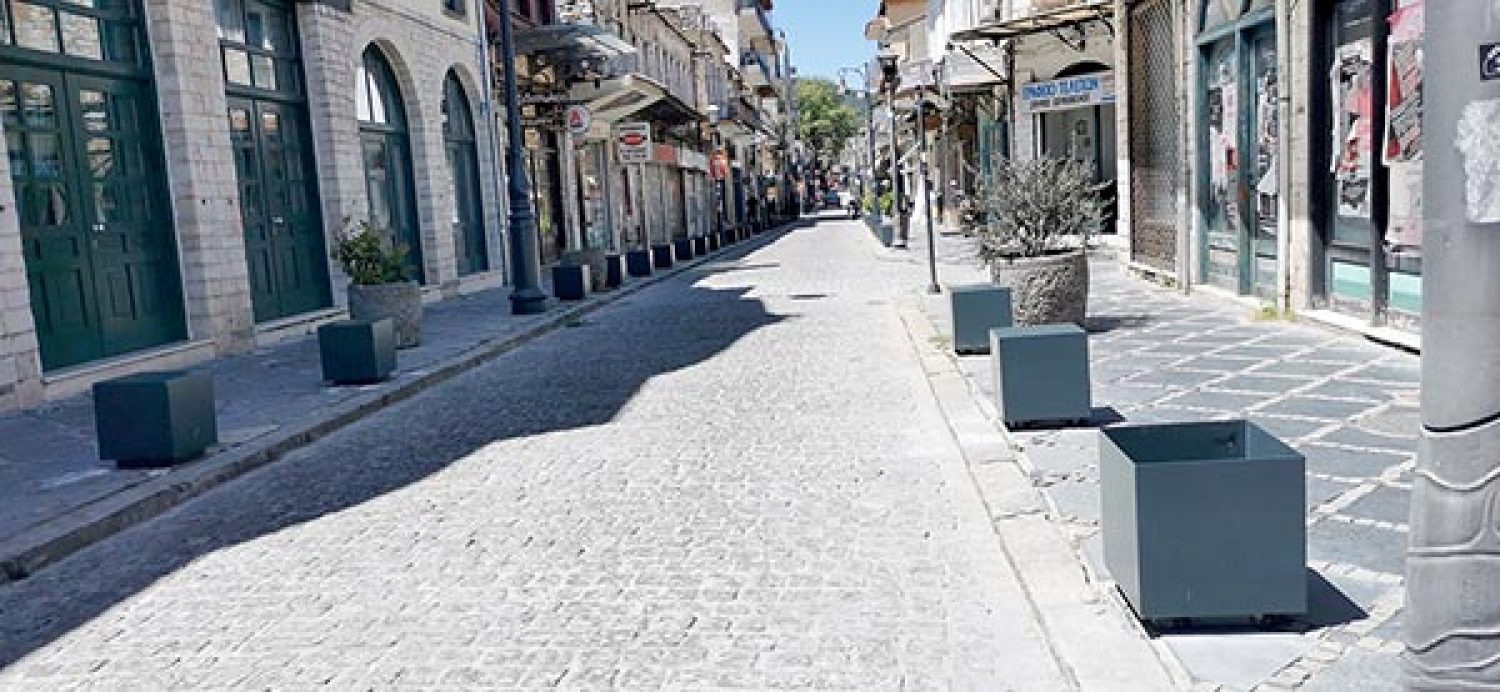 Πεζόδρομος μετά τις 3 το μεσημέρι η Ανεξαρτησίας