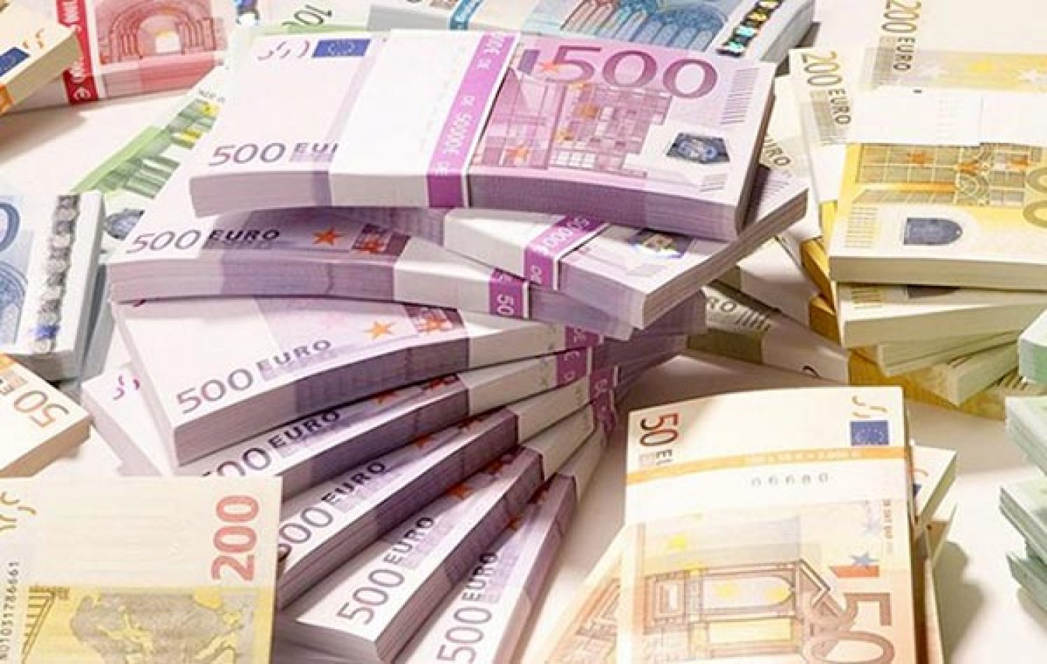ΝΟΜΙΜΑ ΚΑΙ ΤΑ ΚΛΕΜΜΕΝΑ ΣΤΗΝ ΑΛΒΑΝΙΑ!