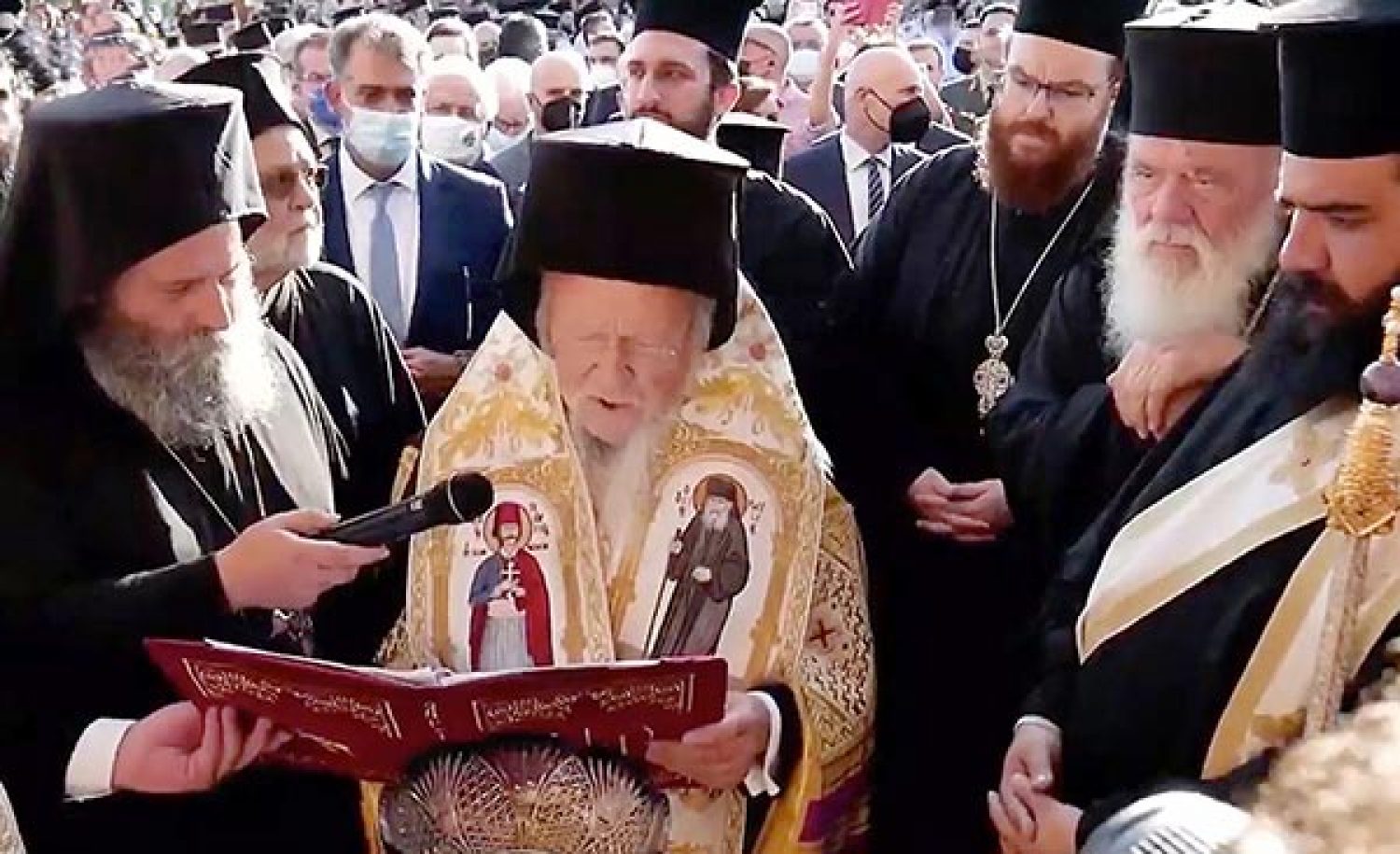 ΕΠΙΣΚΕΨΗ ΜΕ ΠΟΛΛΑ ΜΗΝΥΜΑΤΑ!