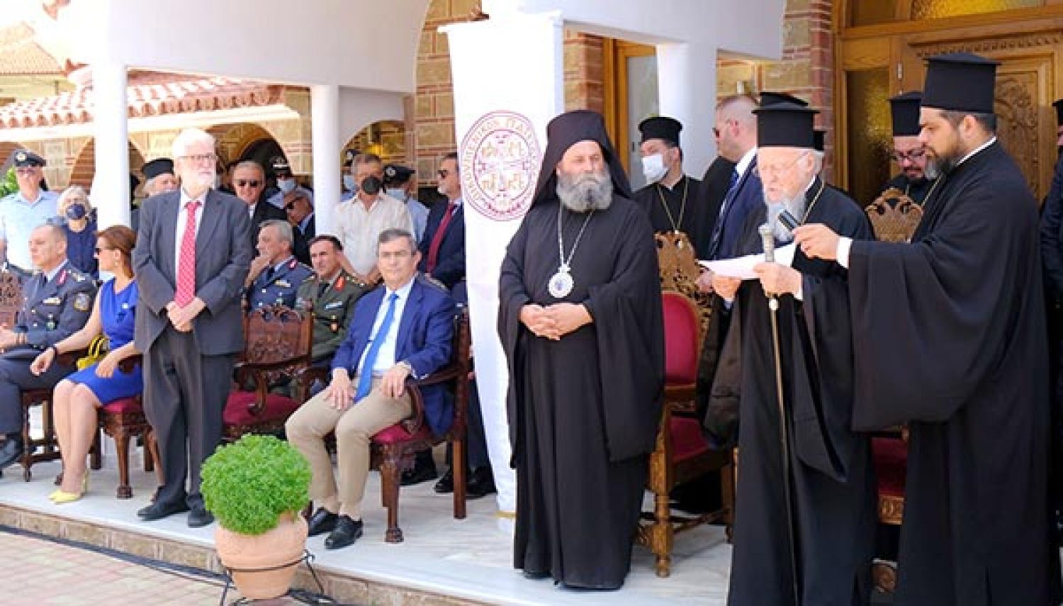 Κοσμικό χαρακτήρα πήρε η επίσκεψη Βαρθολομαίου