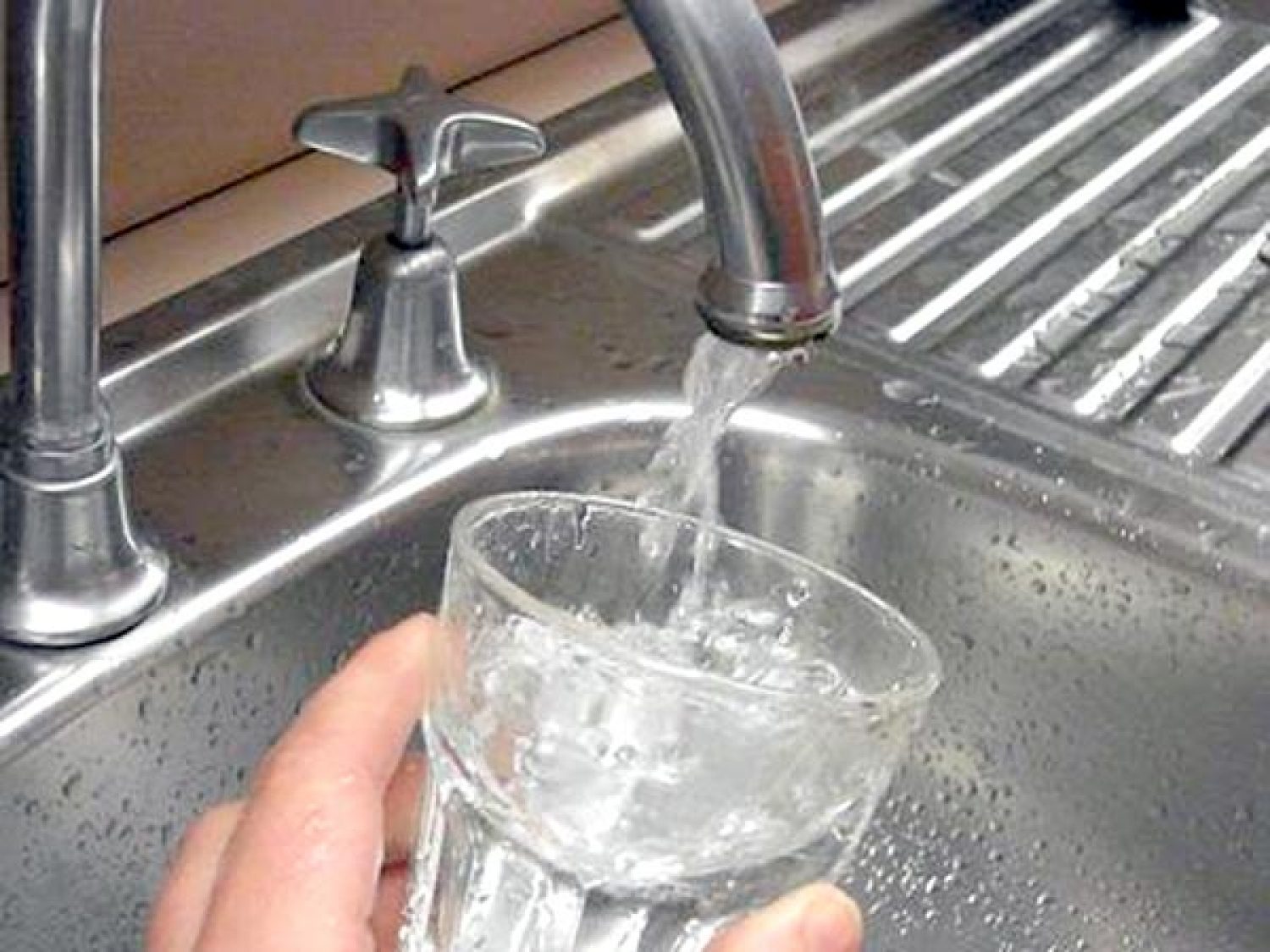 Επιλεκτική και παράνομη η διαγραφή οφειλών από τη ΔΕΥΑΙ