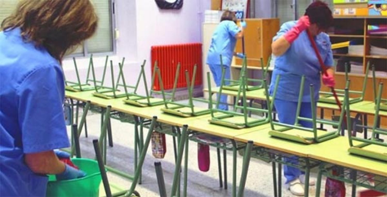 Οι σχολικές καθαρίστριες διχάζουν το Δημοτ. Συμβούλιο!