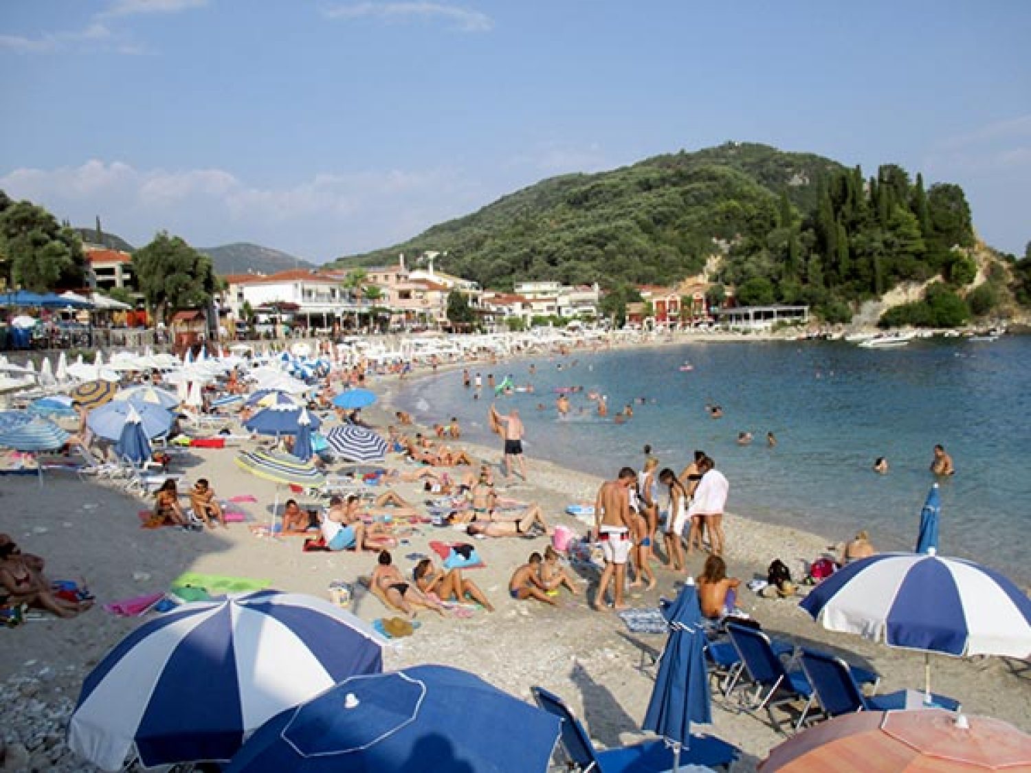 Κατάμεστες οι παραλίες Θεσπρωτίας και Πρέβεζας