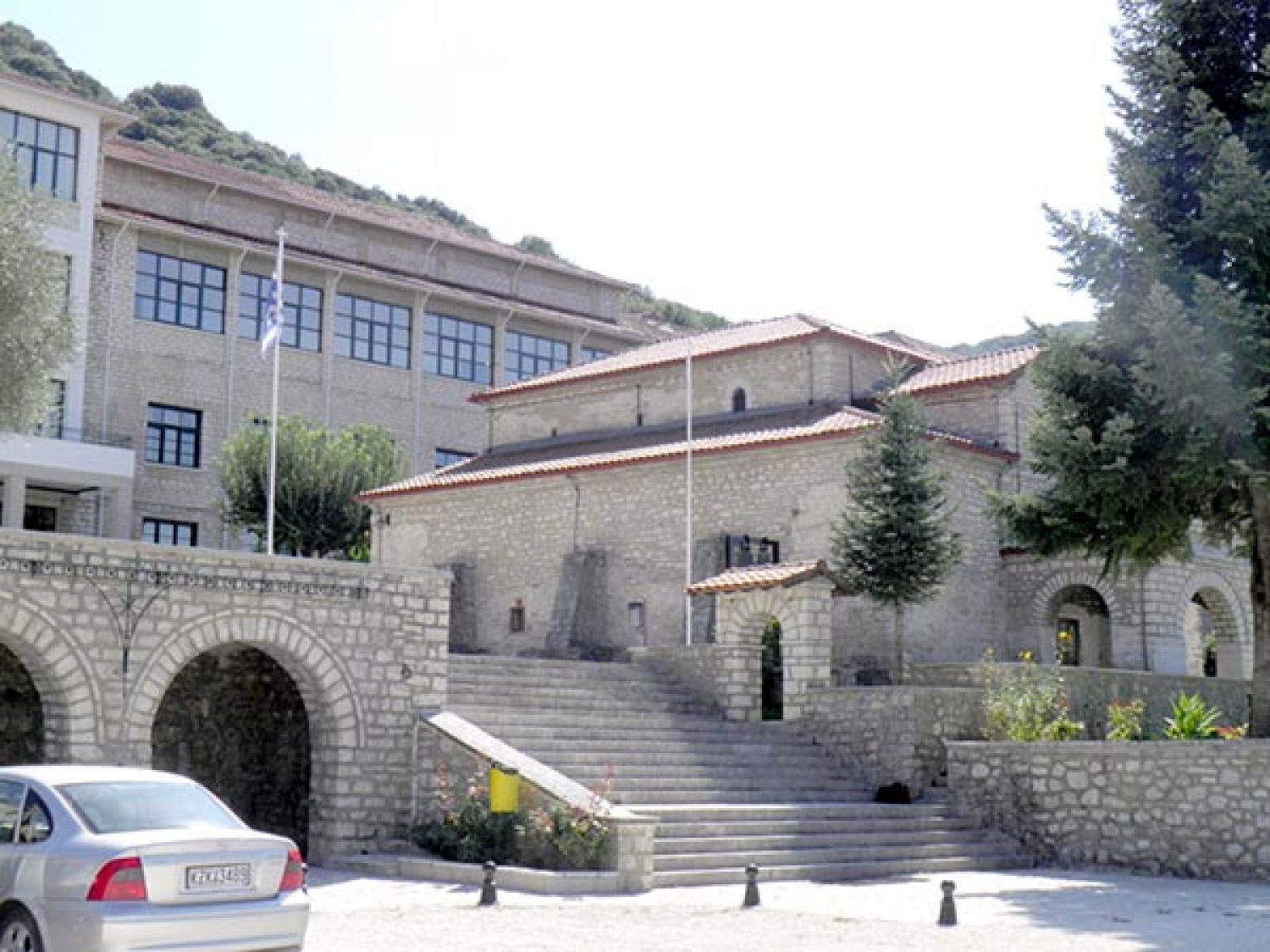 Στα «χαρακώματα» για τον εξοπλισμό της πρ. Εκκλησιαστικής Ακαδημίας Βελλά