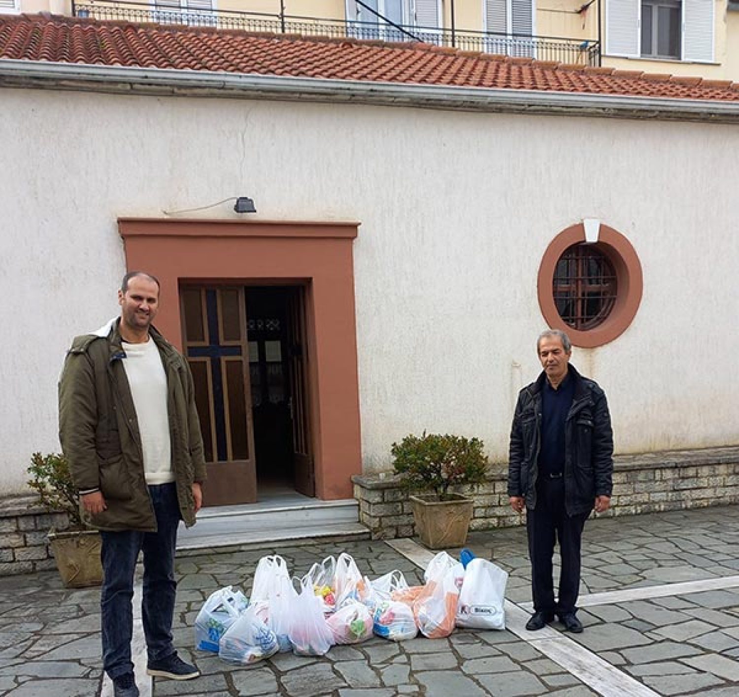 Στήριξε τα συσσίτια του Αγίου Νικολάου Αγοράς η Ntougias Basketball Academy