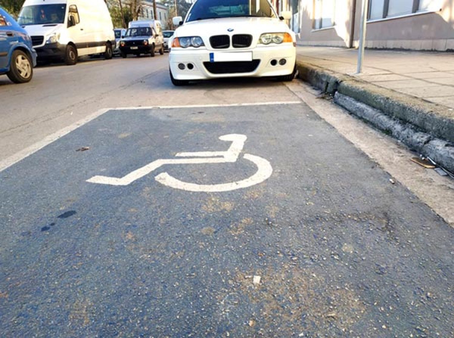 ΙΣΟΤΙΜΟΙ ΠΟΛΙΤΕΣ ΚΑΙ ΟΙ ΑμεΑ!