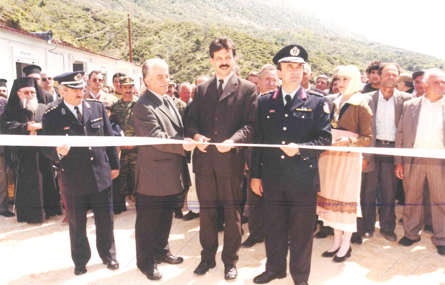 Ν’ ΑΝΟΙΞΕΙ ΜΟΝΙΜΑ Η ΔΙΟΔΟΣ ΔΡΥΜΑΔΩΝ!