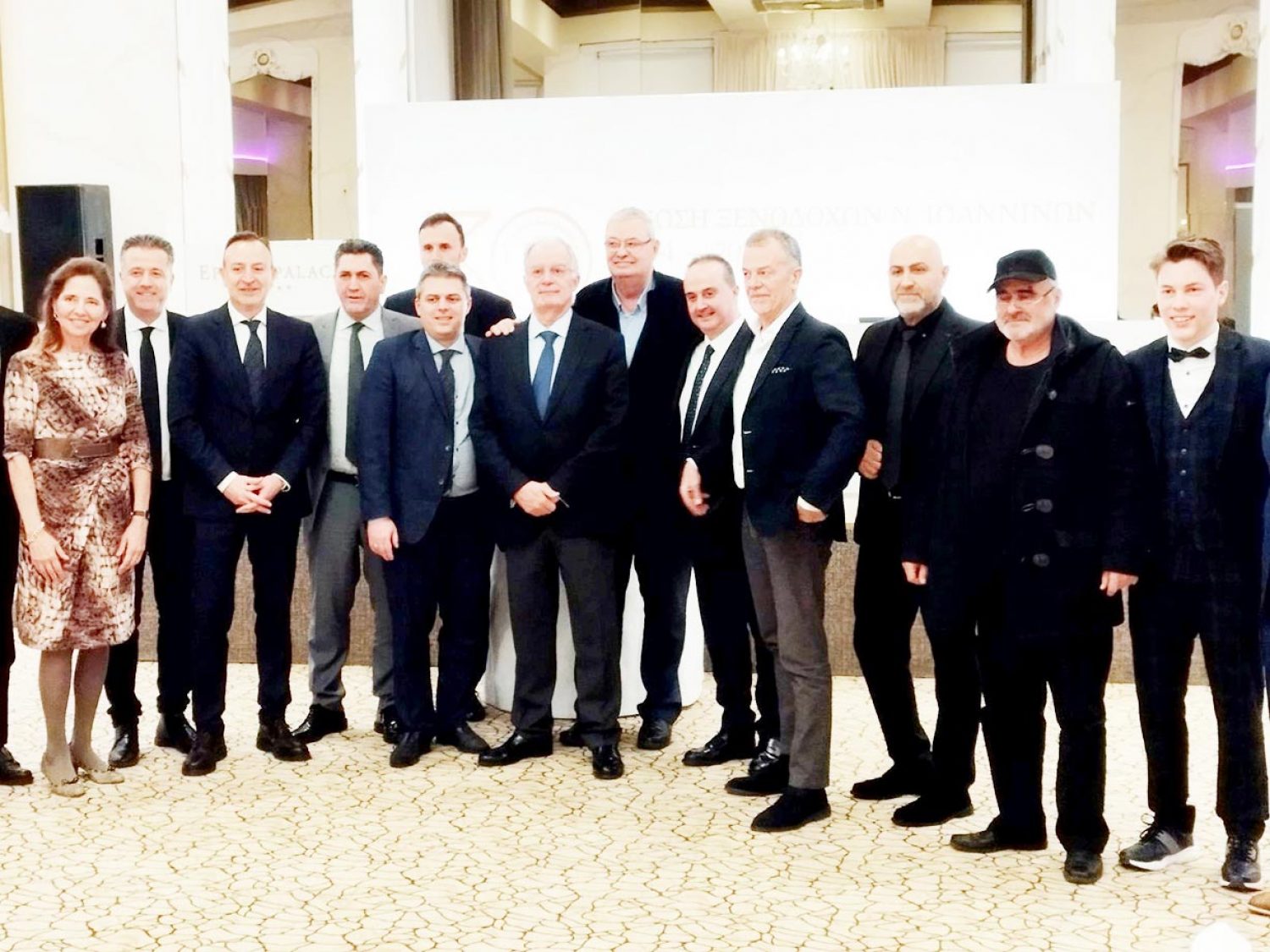 ΝΑ ΔΟΘΕΙ ΤΟ ΑΕΡΟΔΡΟΜΙΟ ΣΕ ΙΔΙΩΤΕΣ!