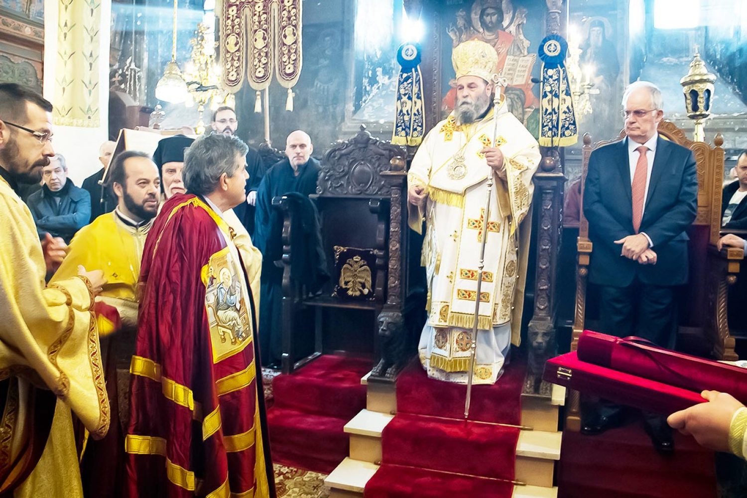 Επέστρεψε η λειψανοθήκη της Μονής Διχουνίου που είχε «χαθεί» το 1990!
