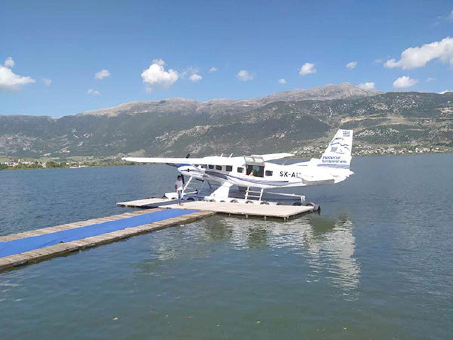 Υδροπλάνα «έκατσαν» και πάλι στα νερά της λίμνης Παμβώτιδας!