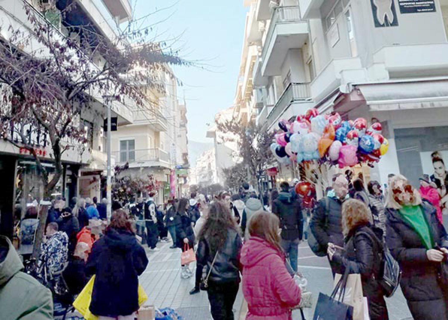 Πρωτοχρονιά και Θεοφάνεια πολύς ο κόσμος με… σφιχτό όμως πορτοφόλι!