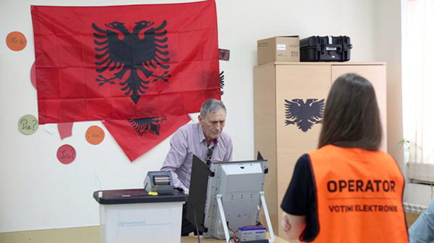 Η αποχή είναι εκείνη που… βγάζει τελικά κυβέρνηση στην Αλβανία!