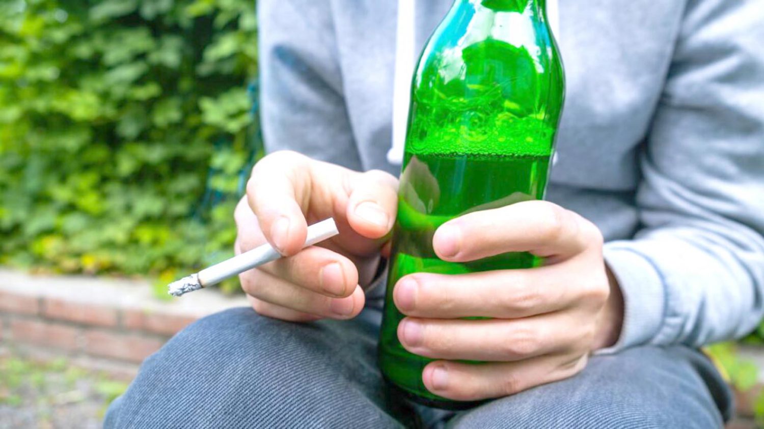 «Μπλόκο» στην πώληση καπνού και αλκοόλ στους ανηλίκους!