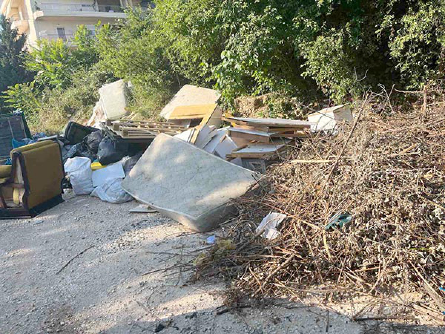 Υποχρέωση του Δήμου Ιωαννιτών να συλλέγει τα ογκώδη αντικείμενα!