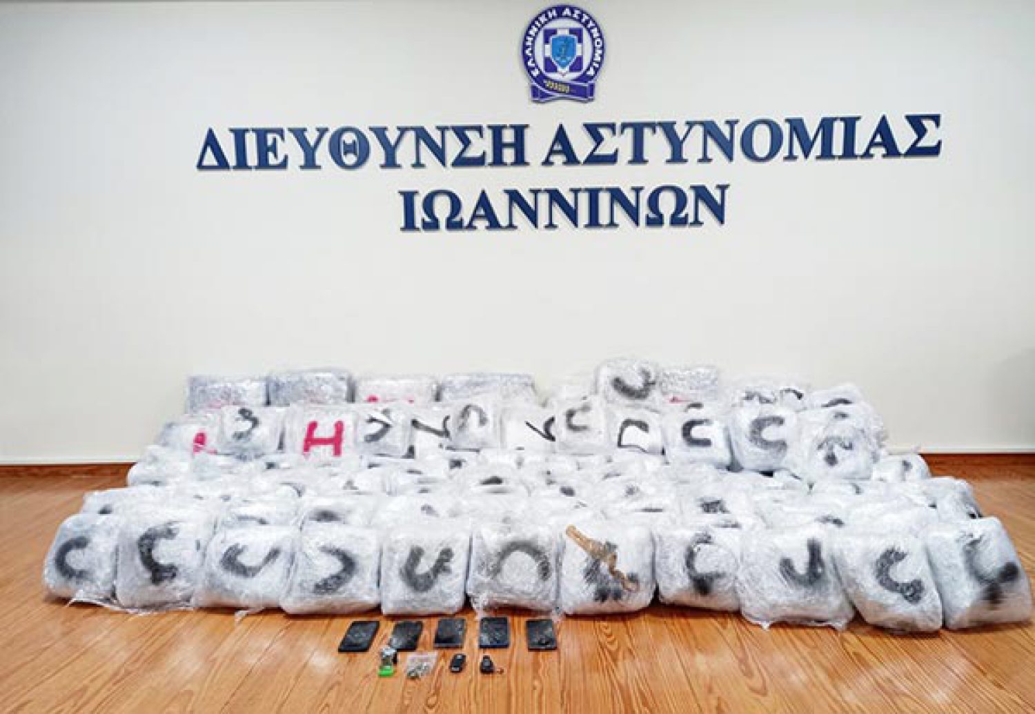 Κινηματογραφική καταδίωξη αλλοδαπής με 215 κιλά κάνναβης!
