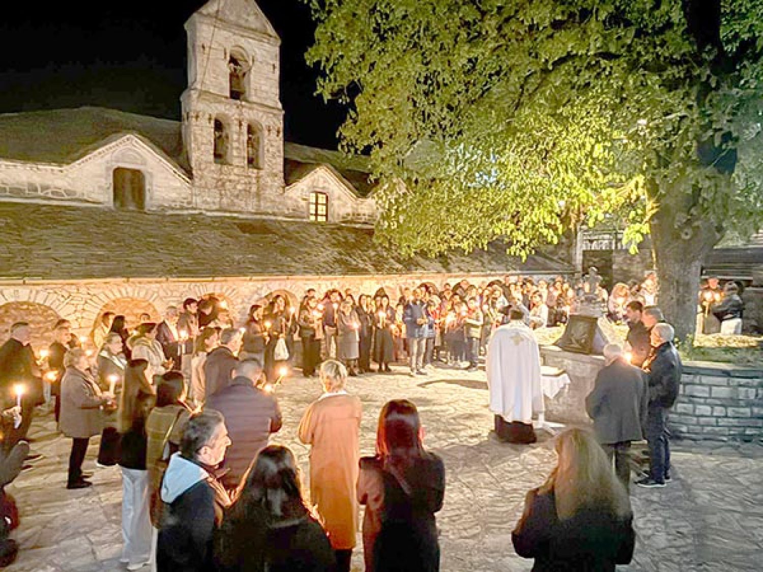 ΛΑΜΠΡΟ ΑΛΛΑ ΛΙΤΟ ΠΑΣΧΑ ΣΤΗΝ ΗΠΕΙΡΟ!
