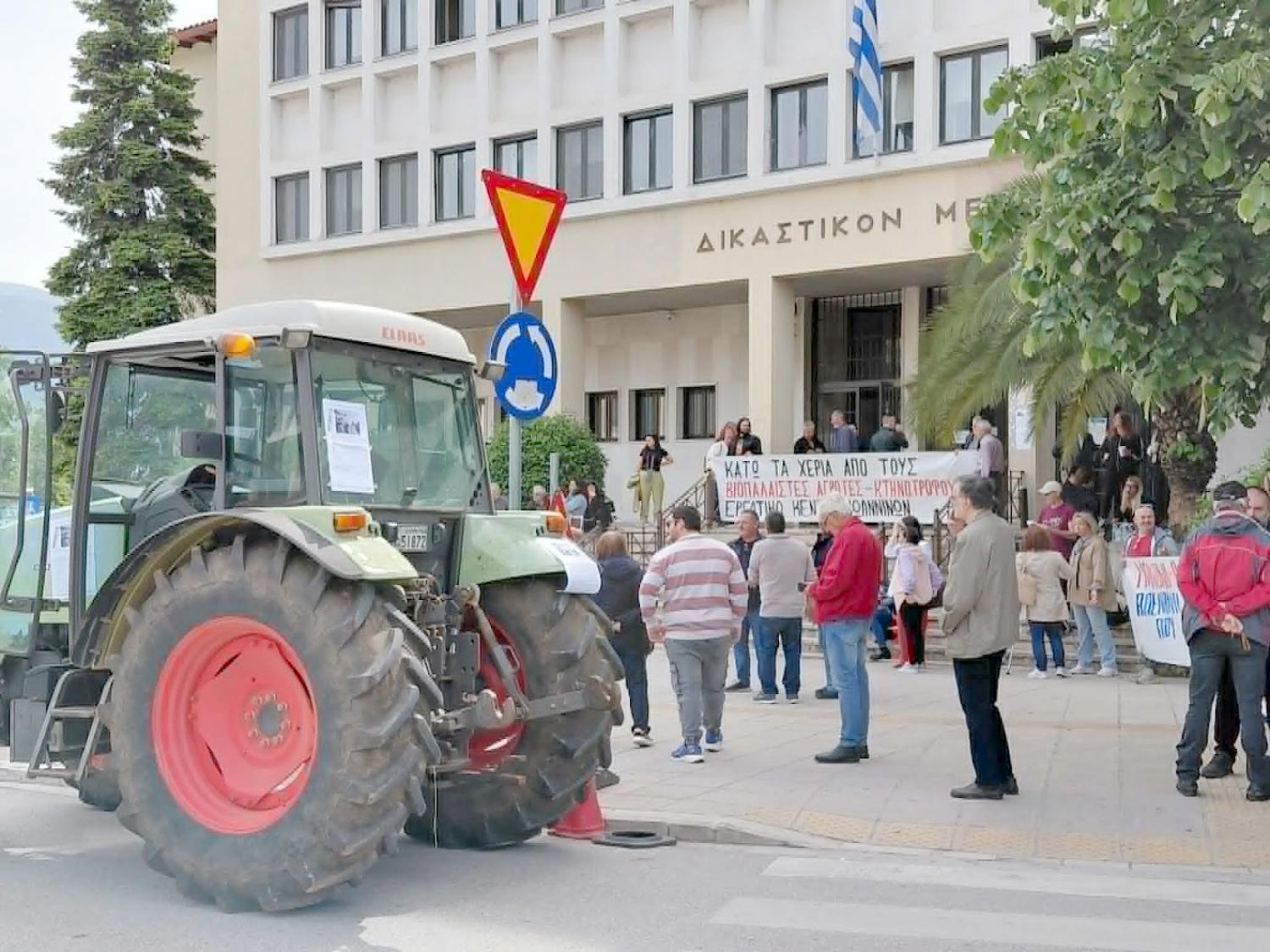 ΤΡΑΚΤΕΡ ΞΑΝΑ ΛΟΓΩ…ΑΓΡΟΤΟΔΙΚΕΙΩΝ!
