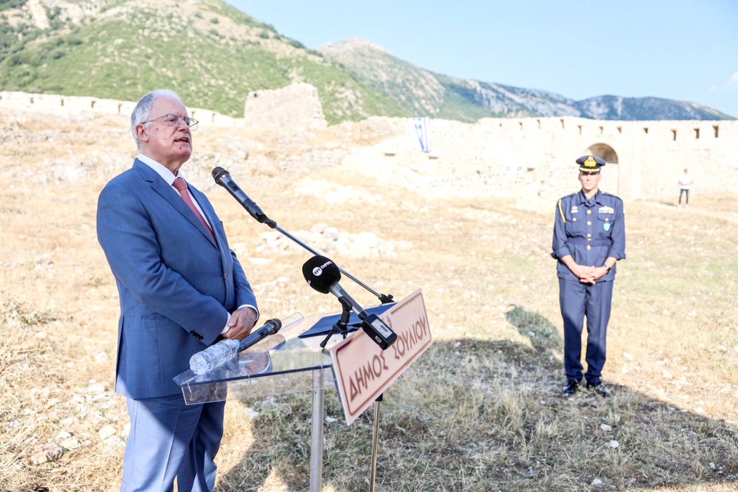 ΚΩΝ. ΤΑΣΟΥΛΑΣ: Το Κάστρο Κιάφας στέκεται ξανά όρθιο στο Σούλι!