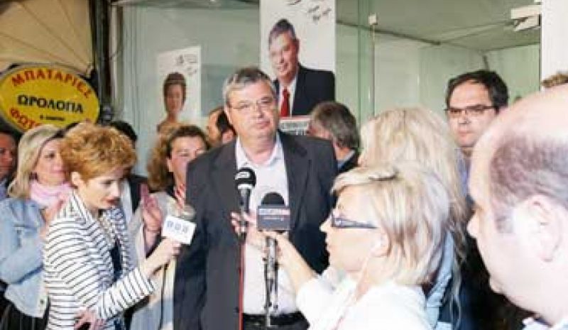 ΘΡΙΑΜΒΟΣ ΚΑΧΡΙΜΑΝΗ ΣΤΗΝ ΗΠΕΙΡΟ!