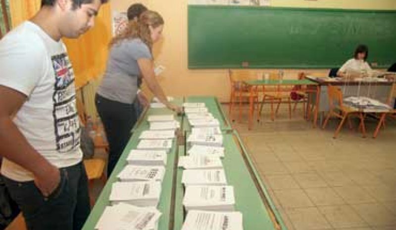 Υποψήφιοι και ψηφοφόροι πλέον με το βλέμμα στραμμένο στην Κυριακή…