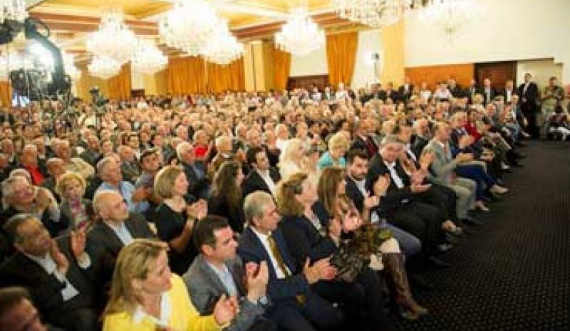 ΣΑΜΑΡΑΣ: Η ΗΠΕΙΡΟΣ ΔΕΙΧΝΕΙ ΤΟ ΔΡΟΜΟ!