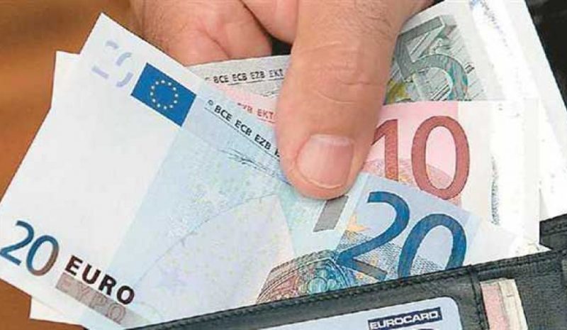 «ΕΡΓΑΛΕΙΟ» ΚΑΤΑ ΤΗΣ ΦΤΩΧΕΙΑΣ!
