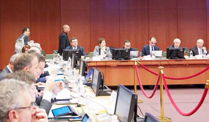 Στο «κόκκινο» η αγωνία για τα οικονομικά της χώρας