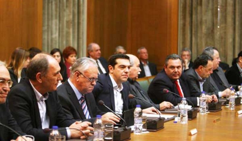 ΣΕ ΤΕΝΤΩΜΕΝΟ ΣΧΟΙΝΙ Η ΧΩΡΑ!