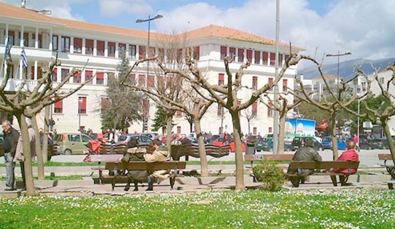  Τα Γιάννενα δε θα γλιτώσουν τελικά από μια «μουντή» Κεντρική Πλατεία!