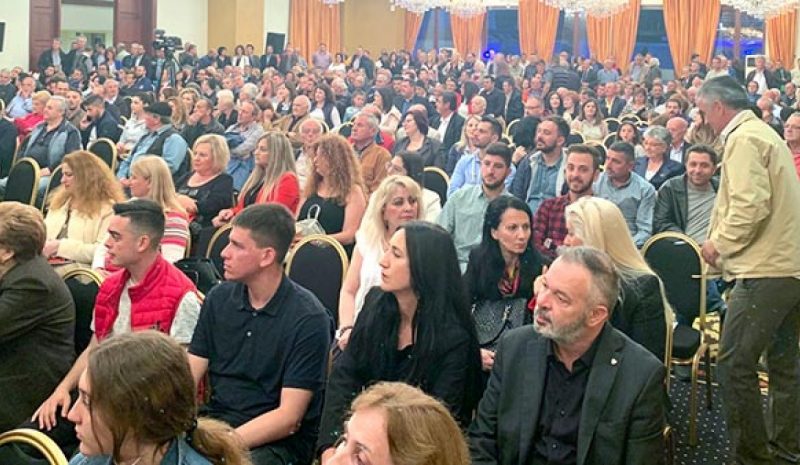 Κοσμοπλημμύρα χθες βράδυ στο Grand Serai στην κεντρική εκδήλωση του Νίκου Γκόντα