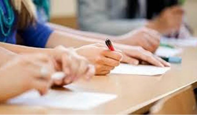 Δημοκρατία και Νέοι το θέμα φέτος στη Νεοελλην. Γλώσσα