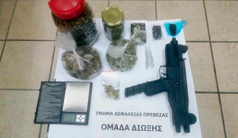 Με ναρκωτικά και όπλα  «πιάστηκαν» δυο νεαροί 