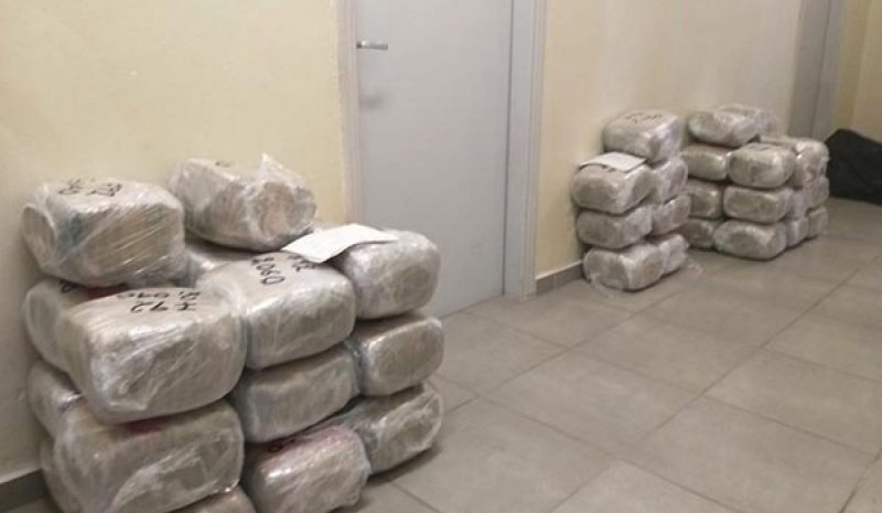 Στα χέρια της ΕΛ.ΑΣ. χθες 33χρονος που επιτηρούσε «καβάτζα» με 96 κιλά χασίς!