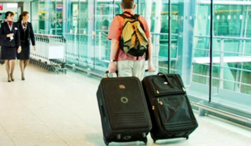 Διαφθορά και έλλειψη αξιοκρατίας διώχνουν τους Έλληνες στο εξωτερικό!
