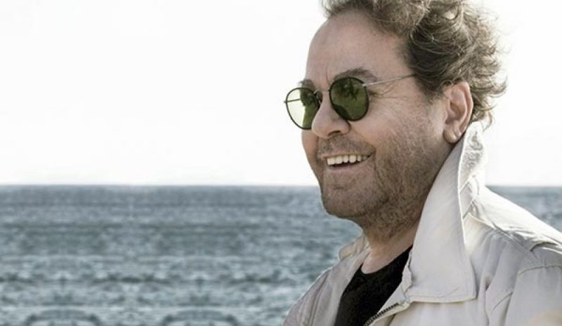 O Γιάννης Πάριος 15 Ιουλίου στο υπ. Θέατρο της Ε.Η.Μ.