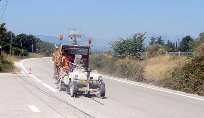 Διαγραμμίσεις και δημιουργία  διαβάσεων στο Δήμο Αρταίων