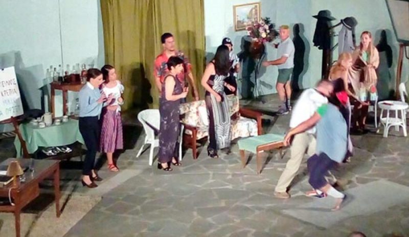 Βραδιά... μυστηρίου στην πλατεία των Μελιγγών