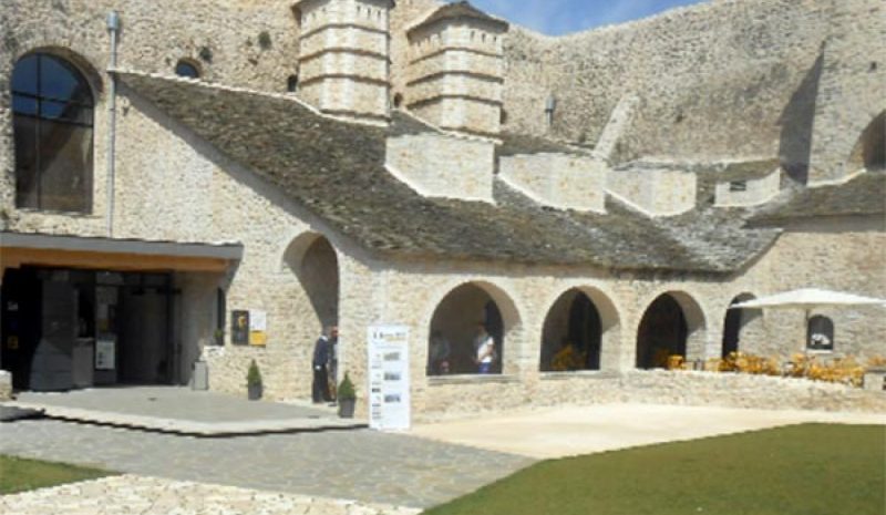  Βραδιά ποίησης στο Μουσείο Αργυροτεχνίας