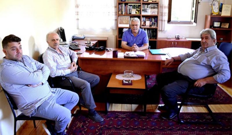 Ο Γ. Σουκουβέλος ενημερώνεται λίγο  πριν την ανάληψη των καθηκόντων…