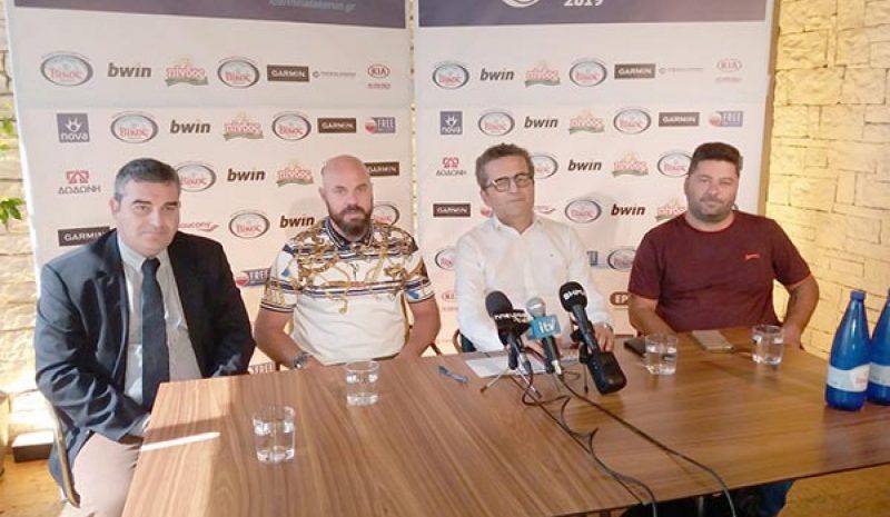 Ο Γύρος Λίμνης υπόθεση ολόκληρης της πόλης